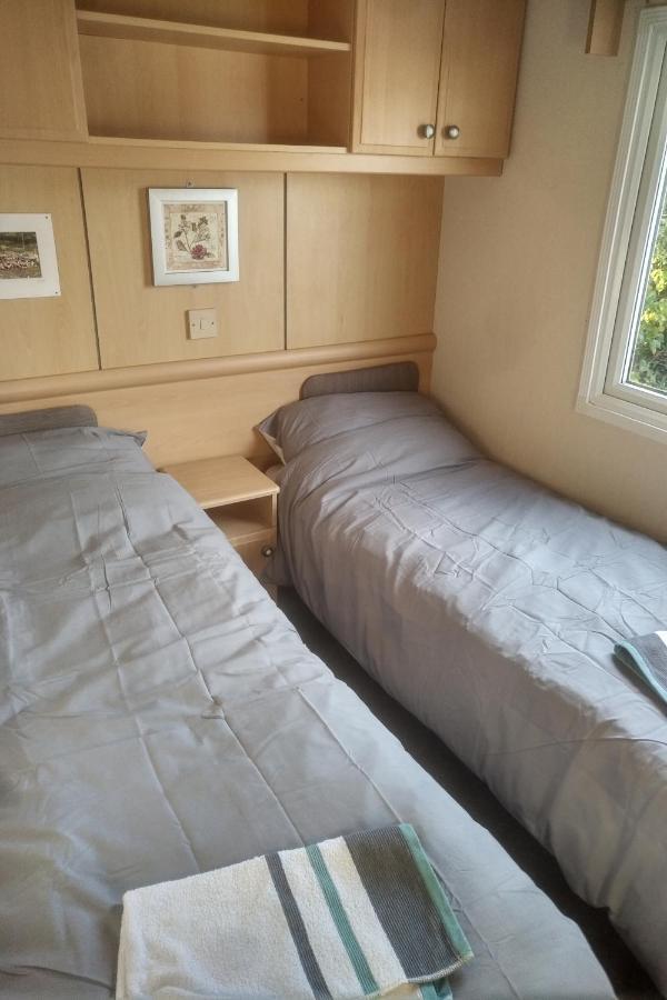 2 Bedroom Static Caravan On Quiet Park Near Caernarfon & Snowdonia المظهر الخارجي الصورة